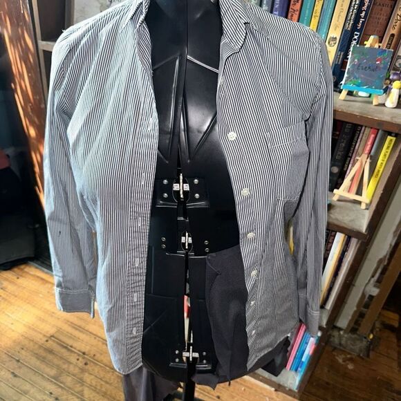 J Crew blue pinstripe preppy boy fit button down 0P top - Picture 1 of 3